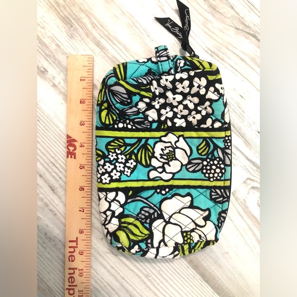 Vera Bradley Cosmetic Bag - Bright and colorful bag - Spring - Summer - make up - Picture 3 of 5